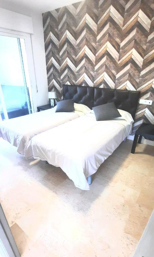 Apartamento Los Pacos Fuengirola فوينخيرولا المظهر الخارجي الصورة